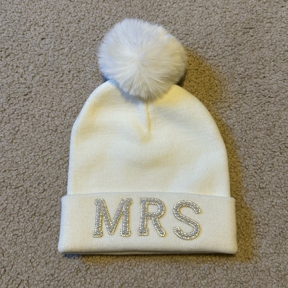 Mrs. Beanie - Picture 2 of 5